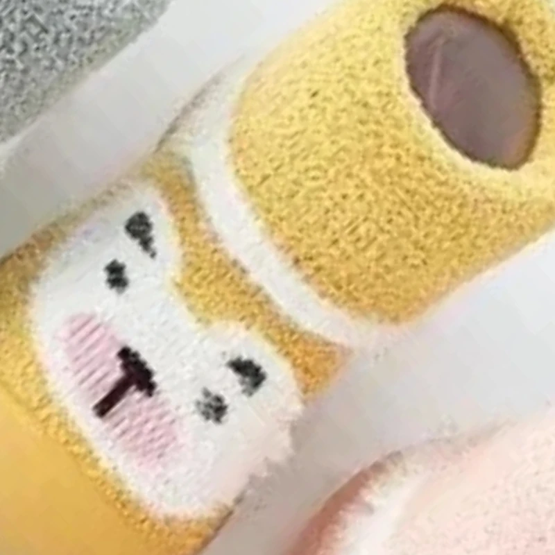 

Детские мягкие осенне-зимние противоскользящие детские коралловые бархатные детские утепленные флисовые носки-тапочки, обувь