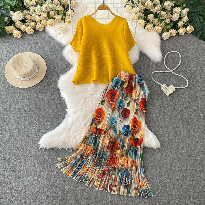 

High End Sanzhai Pleated Solid Color Loose T-Shirt Top+high Waist Slim Heavy Industry Rose Tassel Half Skirt Two-Piece Set