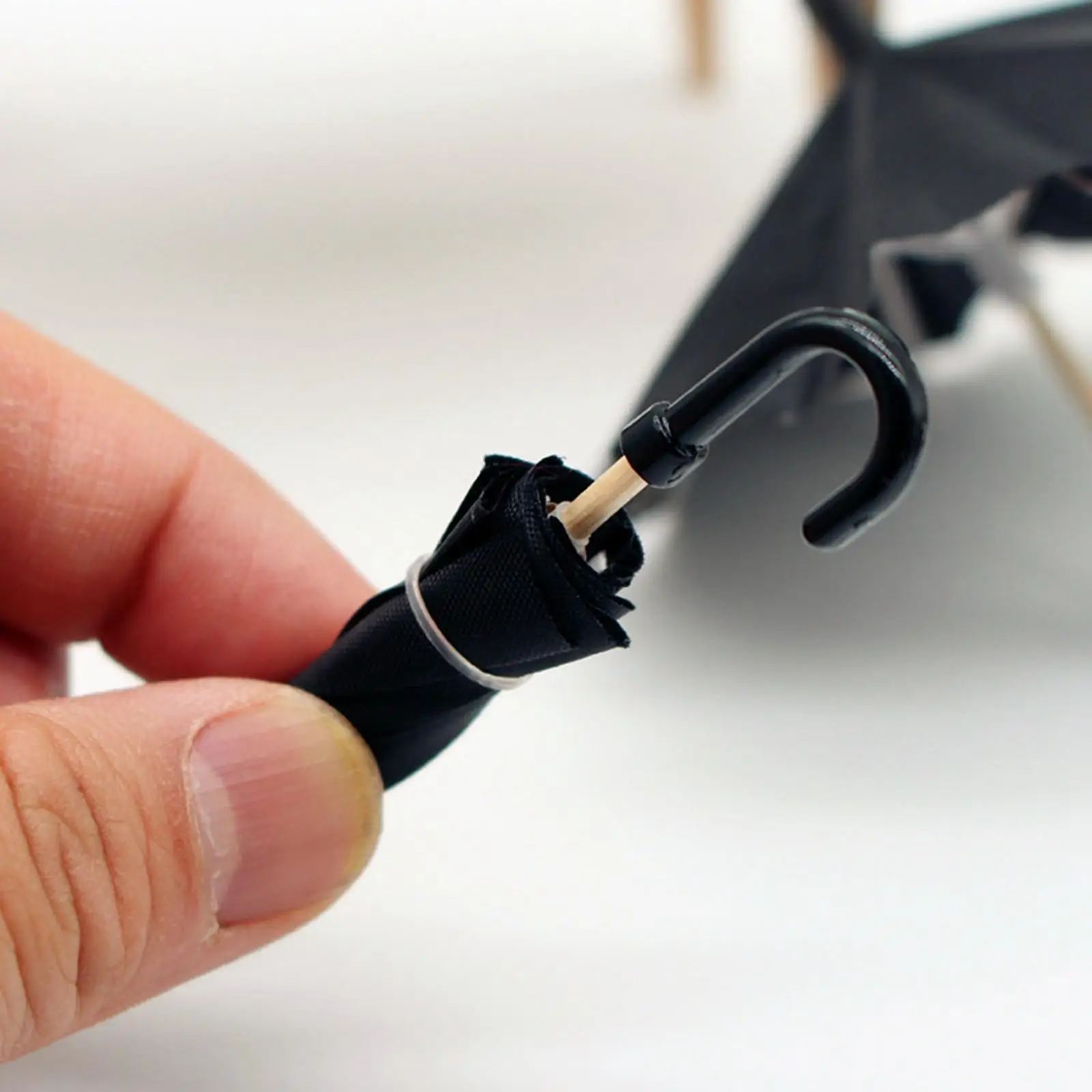 Ombrello in miniatura per casa delle bambole 1/12 forniture per la decorazione della casa fotografia Mini ombrello giocattolo per bambini i bambini usano la casa delle bambole casa