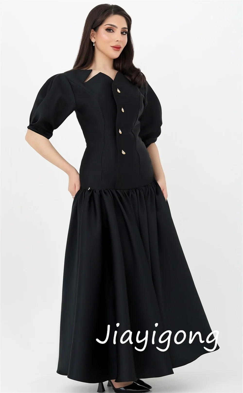 Vestidos midi con cuello en V y pliegues con botones de Jersey a la moda personalizados Ocasión a medida Estilo moderno Brillo