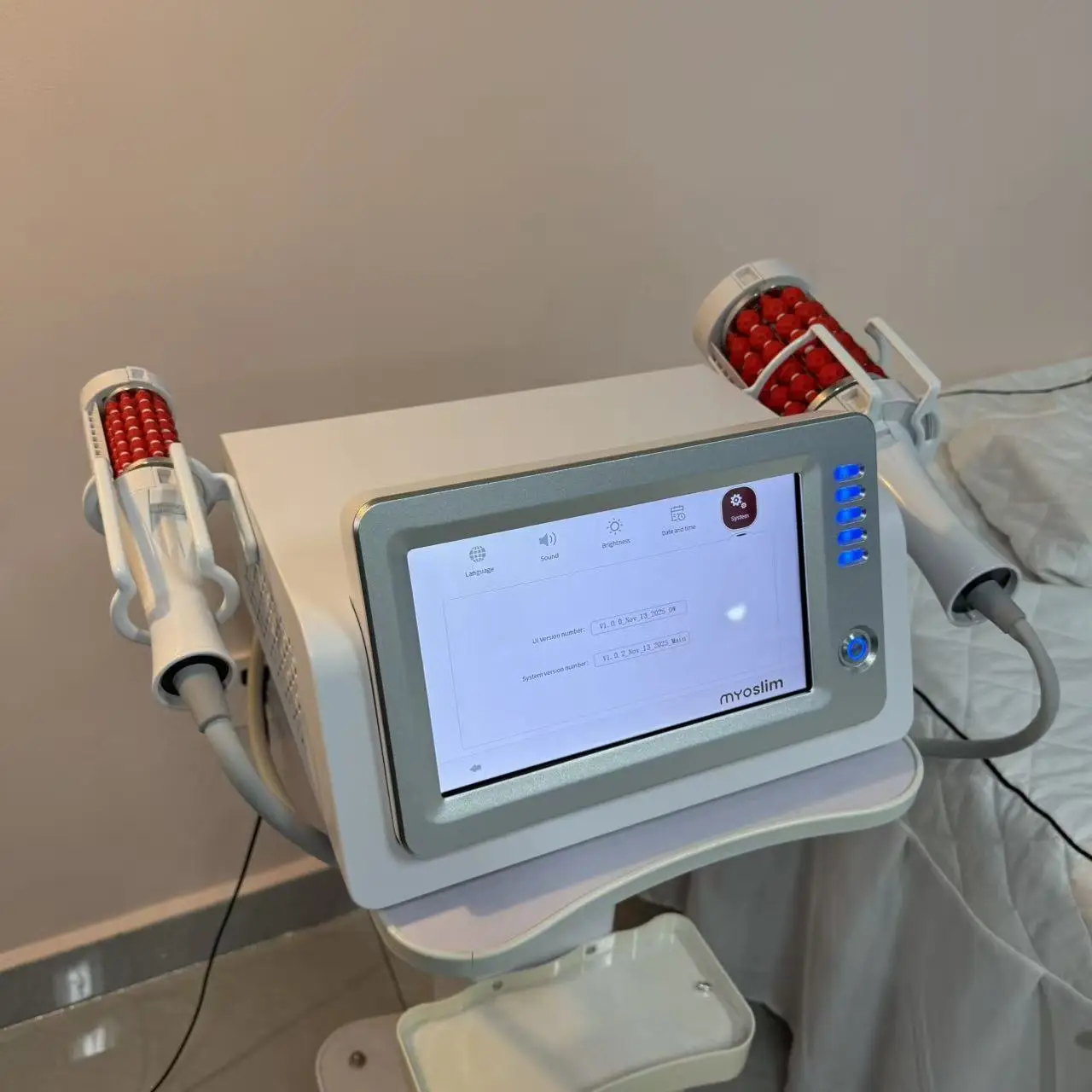 

Myolim Slimming massage cellulite Body Facial Treatment 360 Degree Vibration therapy Inner Ball Roller fat removal Machine