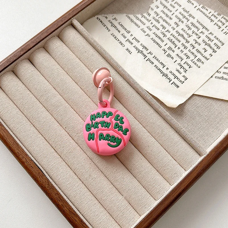 حافظة كعكة عيد ميلاد هاغريد اللطيفة المضحكة لهاتف أبل Airtag غطاء حماية لجهاز تعقب AirTag لحالات غطاء علامة الهواء