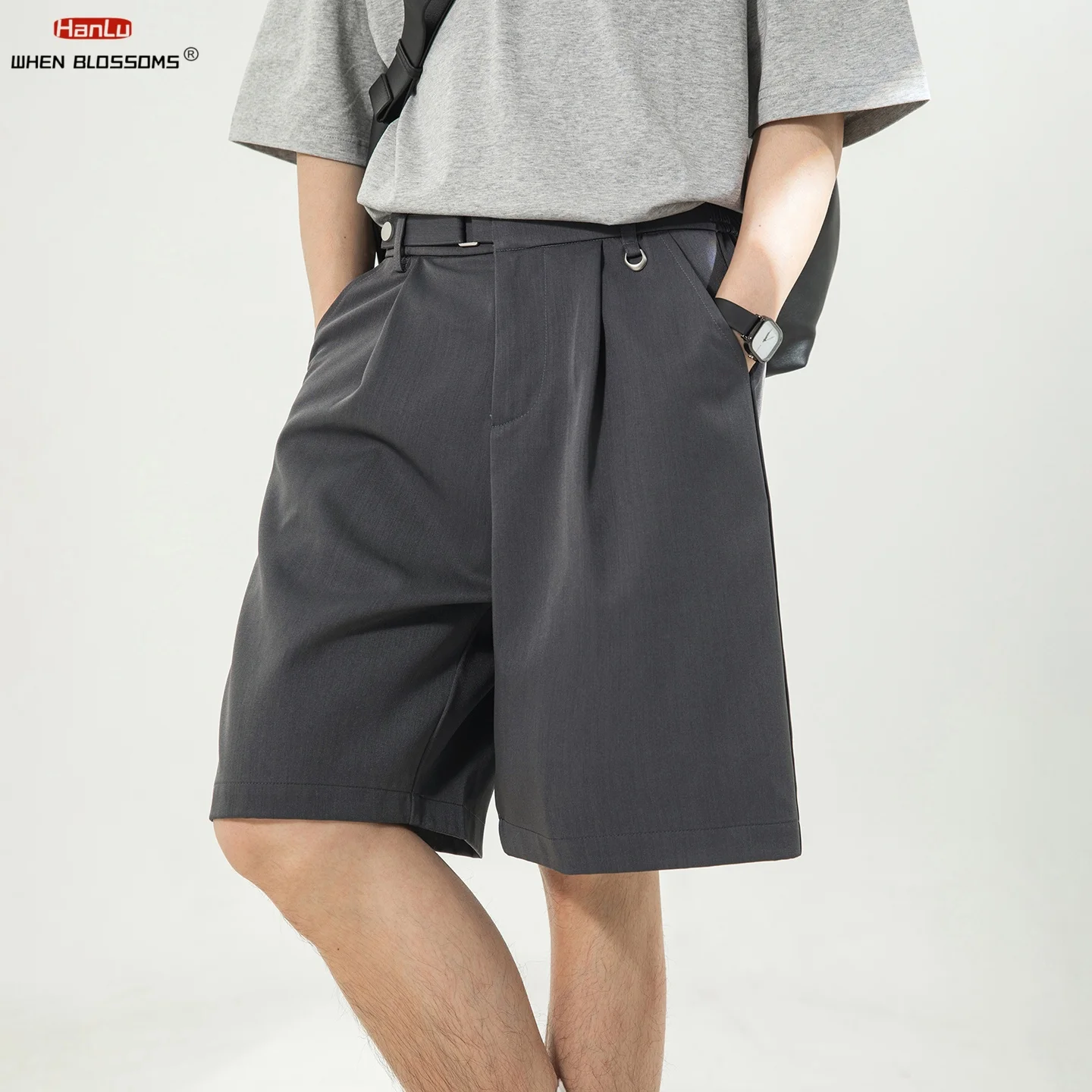 

Men's 2026 Drape Fit Shorts Pleated Adjustable Waist Straight Leg Loose 5-Inch Casual Summer Trousers High End
