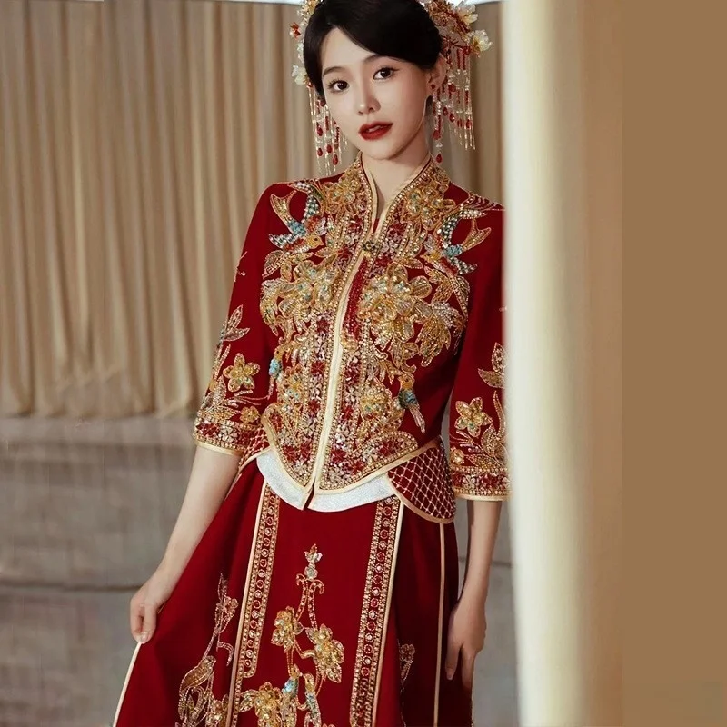 

The new Chinese-style wedding dress with a dragon and phoenix gown feel