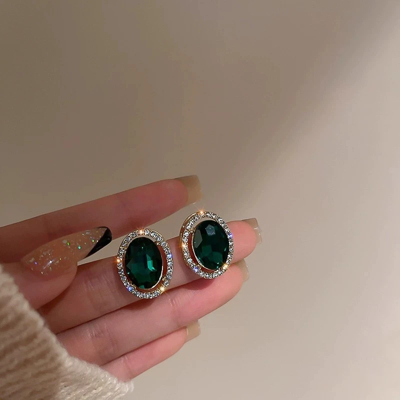 Trend Green Color Zircon Crystal Rhinestone Oval Shape Stud Earrings for Women Ellipse Fashion Geometry Jewelry Accessories Gift