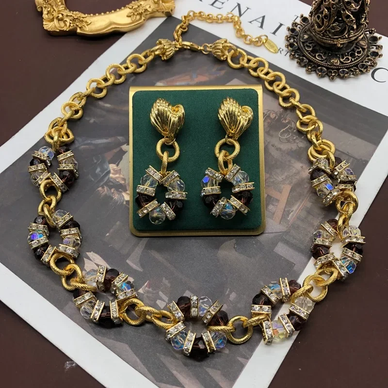 

Medieval Vintage Alloy Clavicle Chain High Quality Glass Crystal Necklace Fashionable Elegant Women Jewelry Party Gift