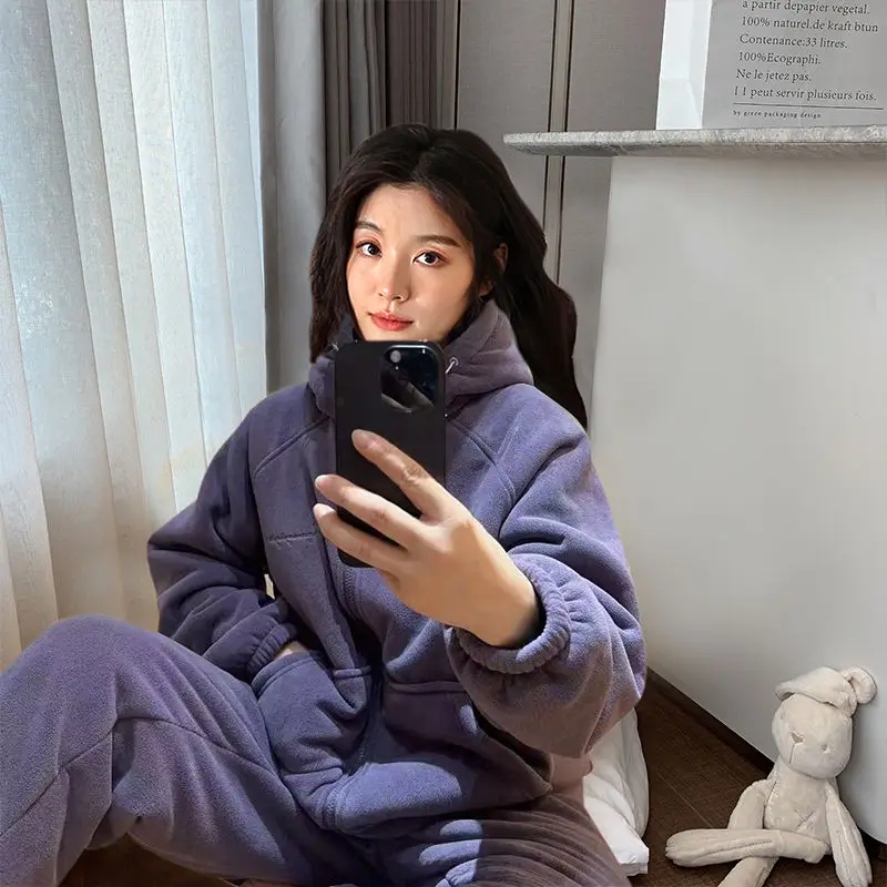

Winter New Dolphin Fleece Retail Thickened Fleece Warm Can Be Worn Outside Hooded Loungewear Comfortable Women's Sleep Pajama