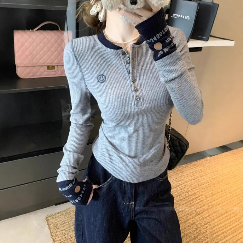 

Women's Slim-Fit Color-Blocking Knit Sweater Designer Embroidered Inner Base Autumn Fashion Top