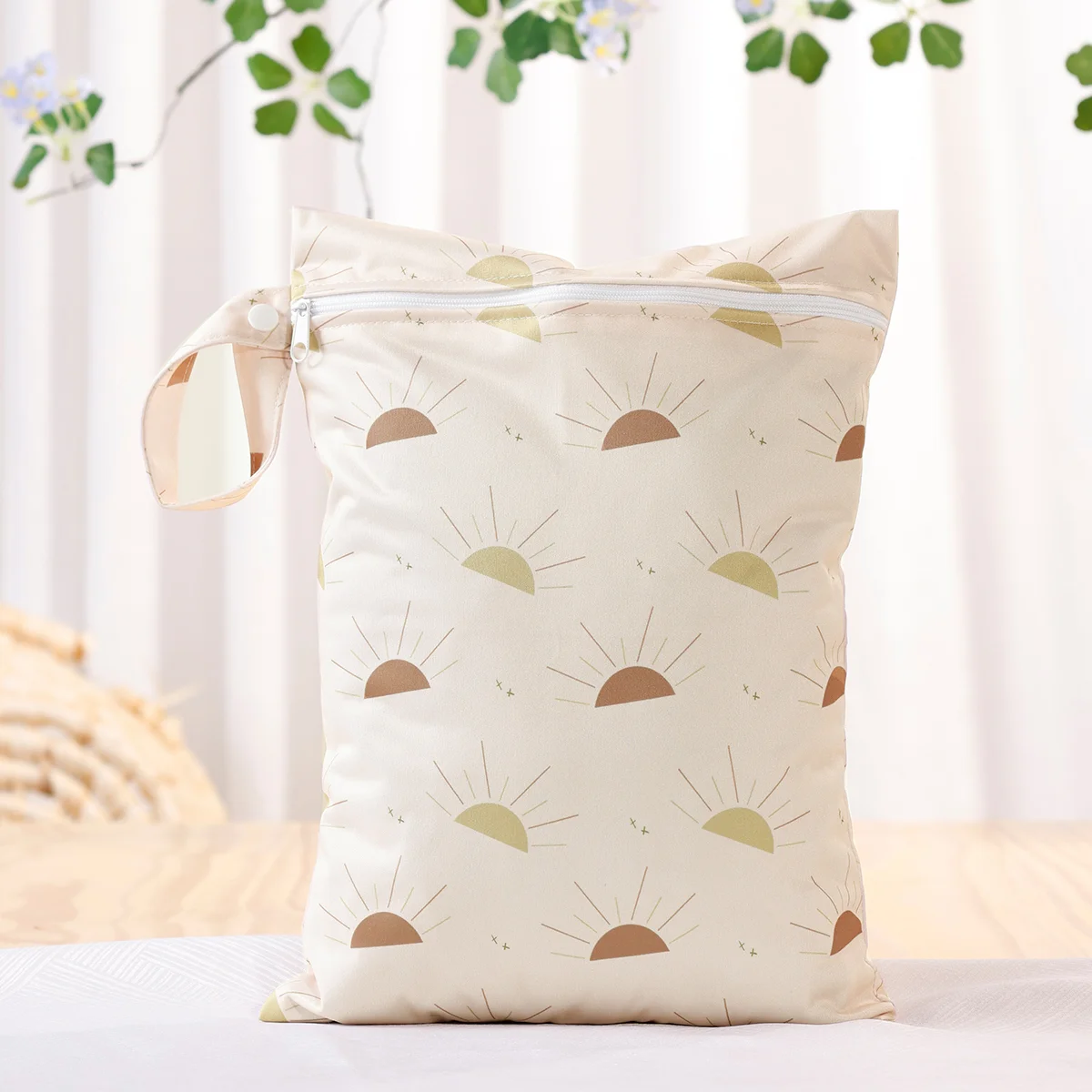 HappyFlute New Sun Print 26*36CM Carried&Hung Zipper Pocket Wet/Dry Bag Waterproof Cloth Diaper Use As Mummy Bag