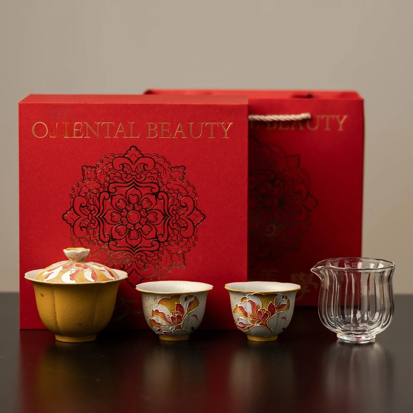 Hand-painted Ginkgo Ceramic Cover Bowl Teacup Household Kung Fu Tea Set High-end 1 Bowl 3 Cups Gift Box Tea Tableware Decoration