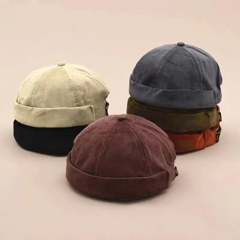 قبعات بدون حواف مصنوعة من سروال قصير مع ديكور من القماش على الطراز القديم