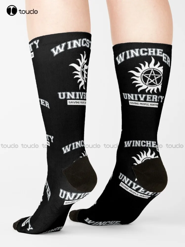 Winchester Universidad Supernatural™Calcetines de nuevos calcetines para mujer, medias con estampado Digital de 360 °, calcetines para montar en monopatín Retro