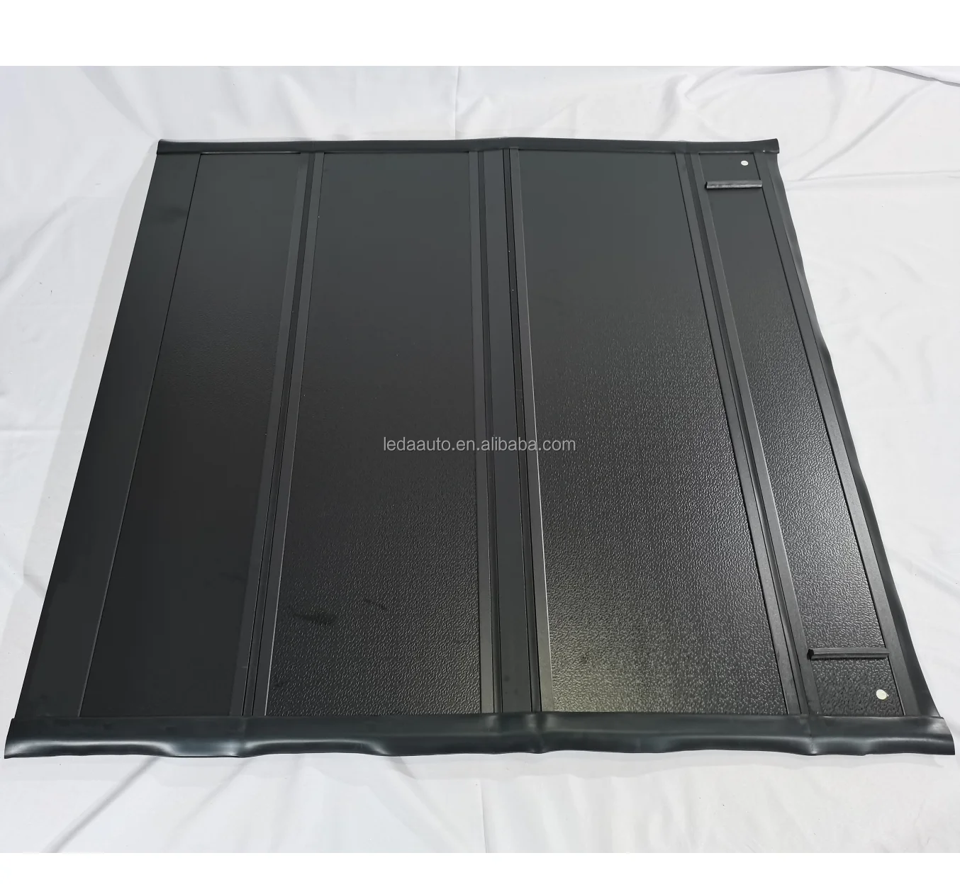 

Pickup Truck Cover Hard Tri Fold Auto Parts Hard Tri-Fold Tonneau Cover for Ram1500 Ram1500 2010-2023 5.7FT 4 SECTIONS