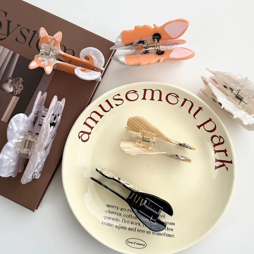 مقاطع شعر مخلب الكلب. أسلوب عائلي صيفي فريد وكاجوال. خلات، صناعة يدوية. جودة عالية. الموضة العصرية.