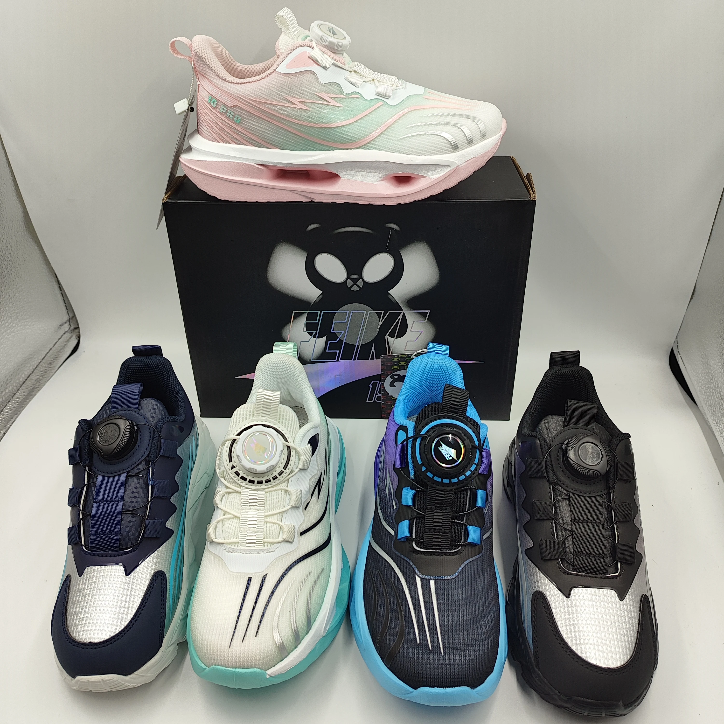 Sports Equipment For Boys - Scarpe sportive antiscivolo e traspiranti per