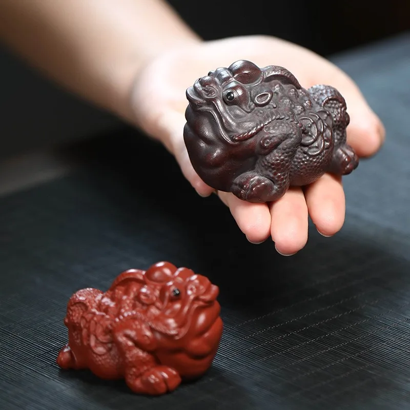 1PC Unique Purple Clay Lucky Golden Toad Figurine Tea Pet Handmade Three-Legged Toad Pixiu Sculpture Tea Set Tea Table Accessory