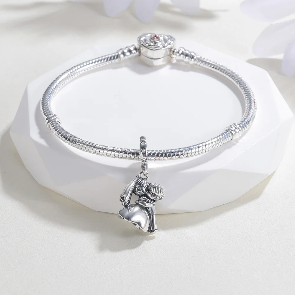 New 925 Sterling Silver Couple Hugging Pendant Jewelry Making Fashion Jewelry Beads For Women's Wedding Season Wear Gifts