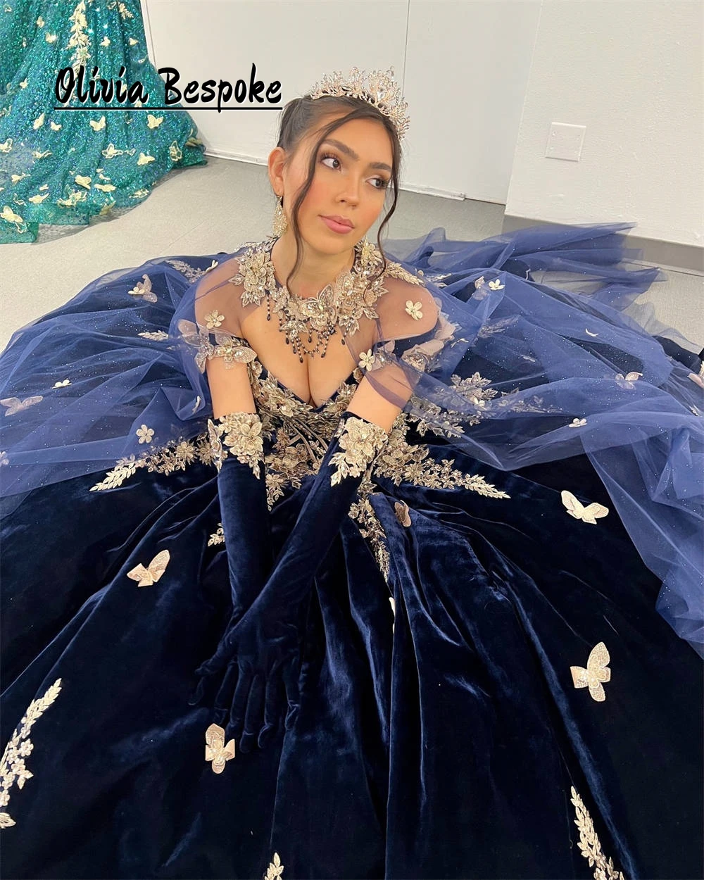Elegant Navy Blue 15 Year Old Quinceanera Dresses With Gloves Gold Butterfly Applique Cape Beads Ball Gown Sweet 16 Customized
