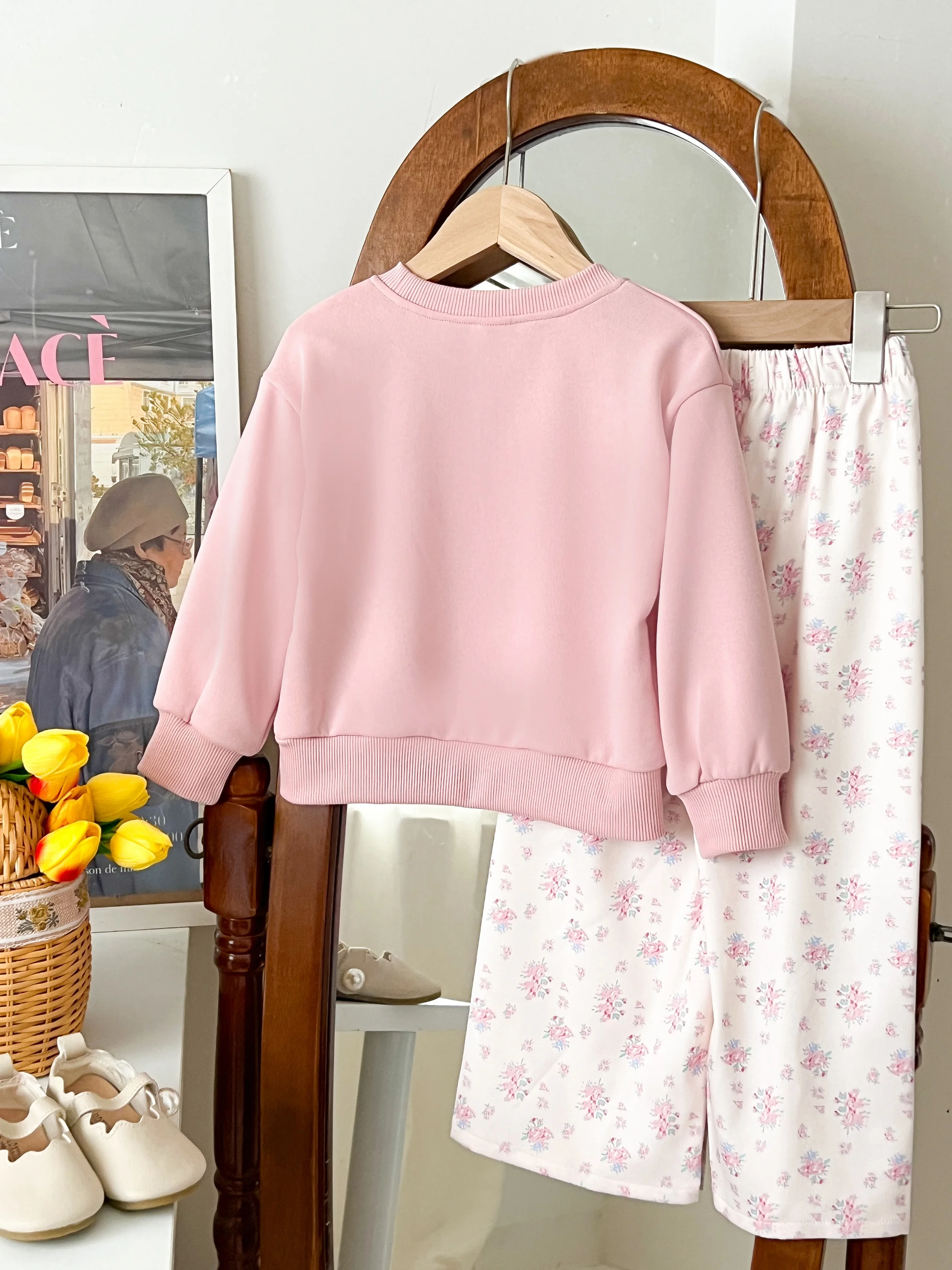 

Комплекты детской одежды для девочек: осенний топ с вышивкой в виде мультяшного кролика и длинными рукавами + длинные брюки с цветочным принтом, 2 предмета, детский костюм