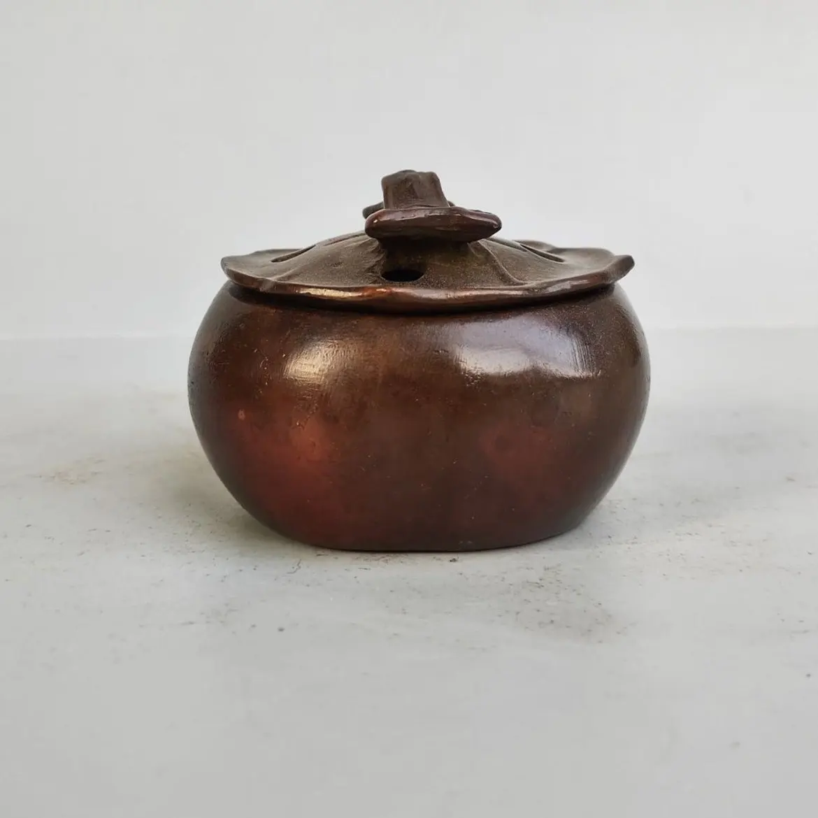 Retro Purple Copper Persimmon Incense Burner Antique Style Aged Censer Tea Ceremony Aromatherapy Unique Desktop Home Decor Ornam