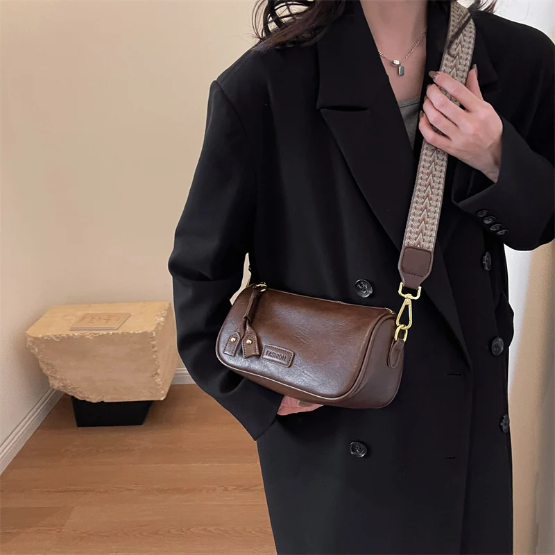 

Ladies Exquisite Workmanship Soft And Comfortable Zipper Open And Close Shopping Shopping Commuting Single Shoulder Straddle Bag