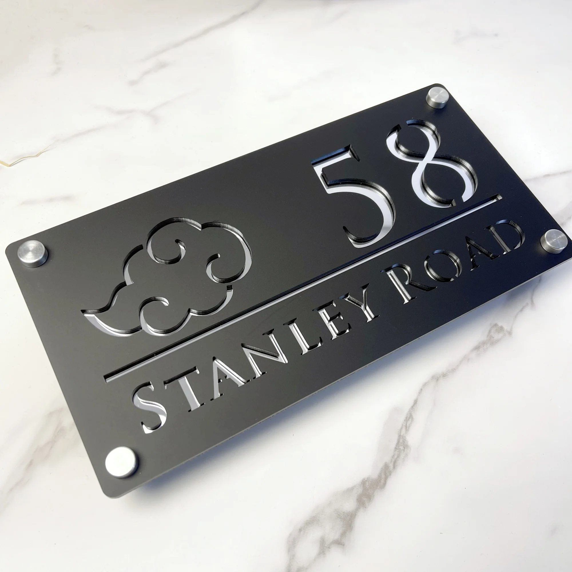 

Персонализированная табличка с номером двери, двухслойная акриловая табличка для дома на заказ, современная адресная табличка для домашнего офиса с благоприятными облаками