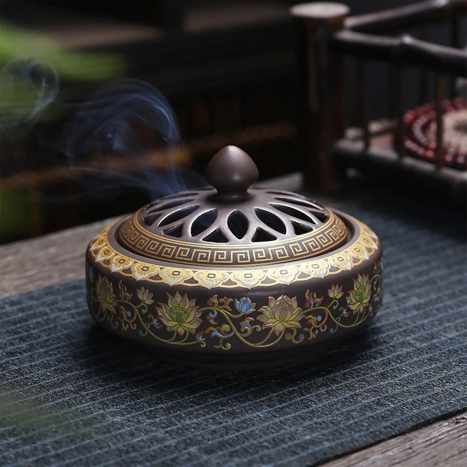 Ceramic Burner Flower Pattern Zen Fragrance Diffuser Coil Holder Censer for Desktop Tea House office and home Decor