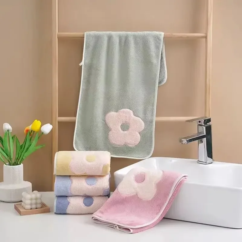 New Bath Towel in 2026 Coral Fleece Soft Absorbent No Shedding Super Comfortable Size 70*140cm Large Specification.