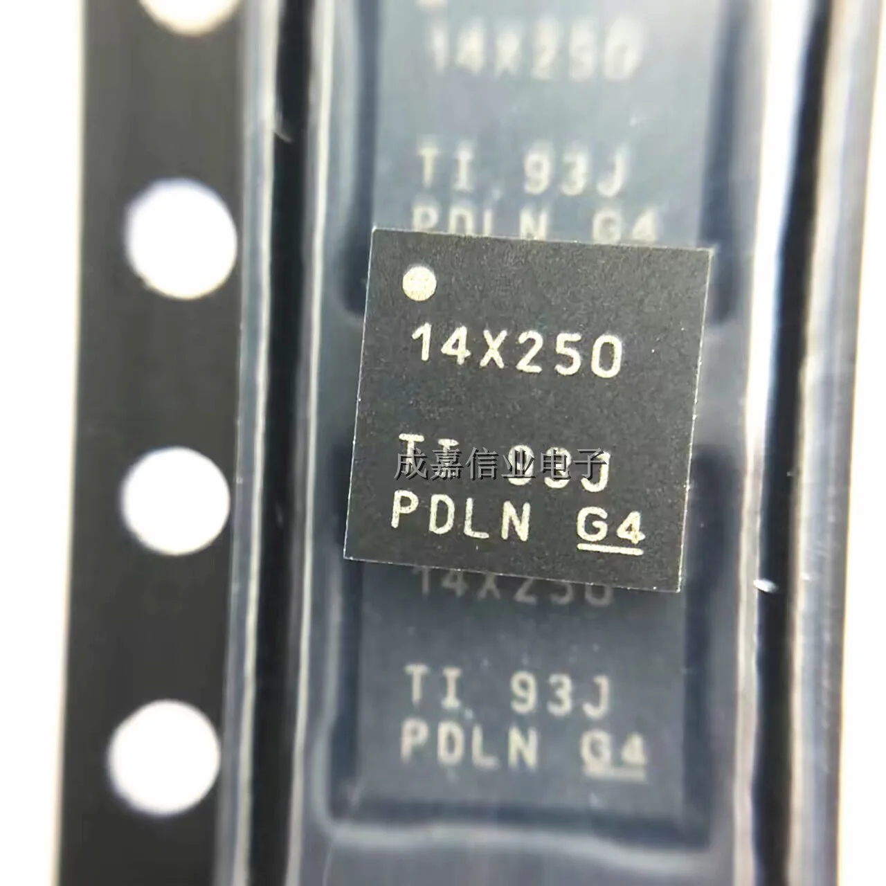 

1pcs/Lot ADC14X250RHBR VQFN-32 MARKING;14X250 Analog to Digital Converters - ADC 14-Bit, 250-MSPS Analog-to-Digital Converter