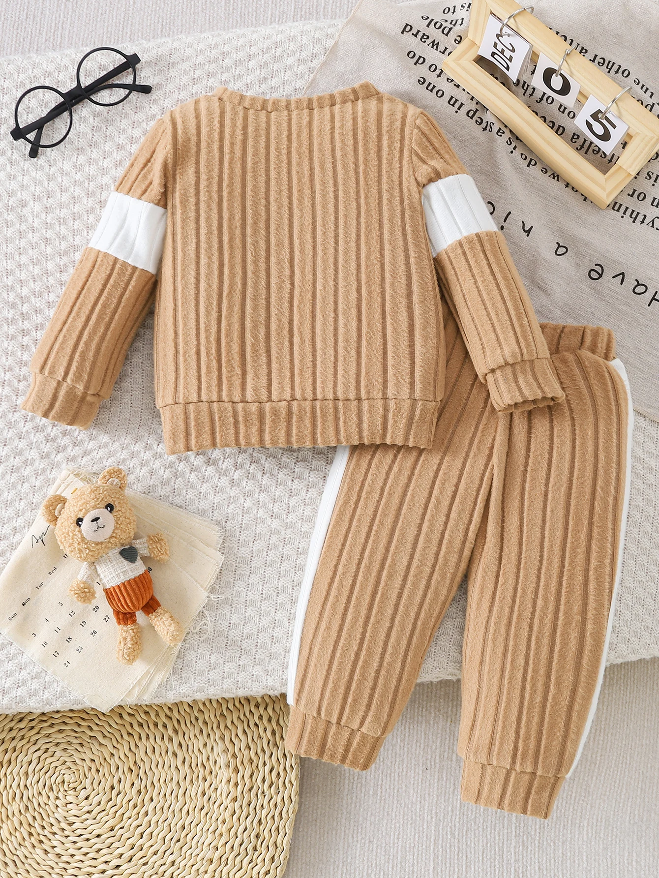 Kids Bear Embroidered Knitted Long Sleeve Two-Piece Set Gentle Simple Casual Bear Decoration Cuff White Stripe Splice