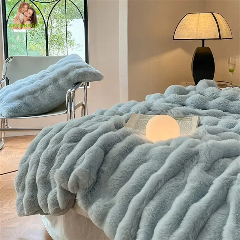 Luxury Faux Fur Blanket Home Bed Linen Bubble Fleece Knee Blanket Bed Plaid Plush Sofa Blankets for Winter Bedspread on The Bed