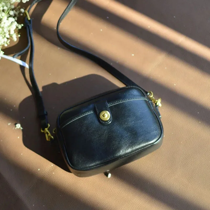 

AETOO Daily with a niche camera bag women's casual retro lightweight leather small body bag head layer cowhide single shoulder c