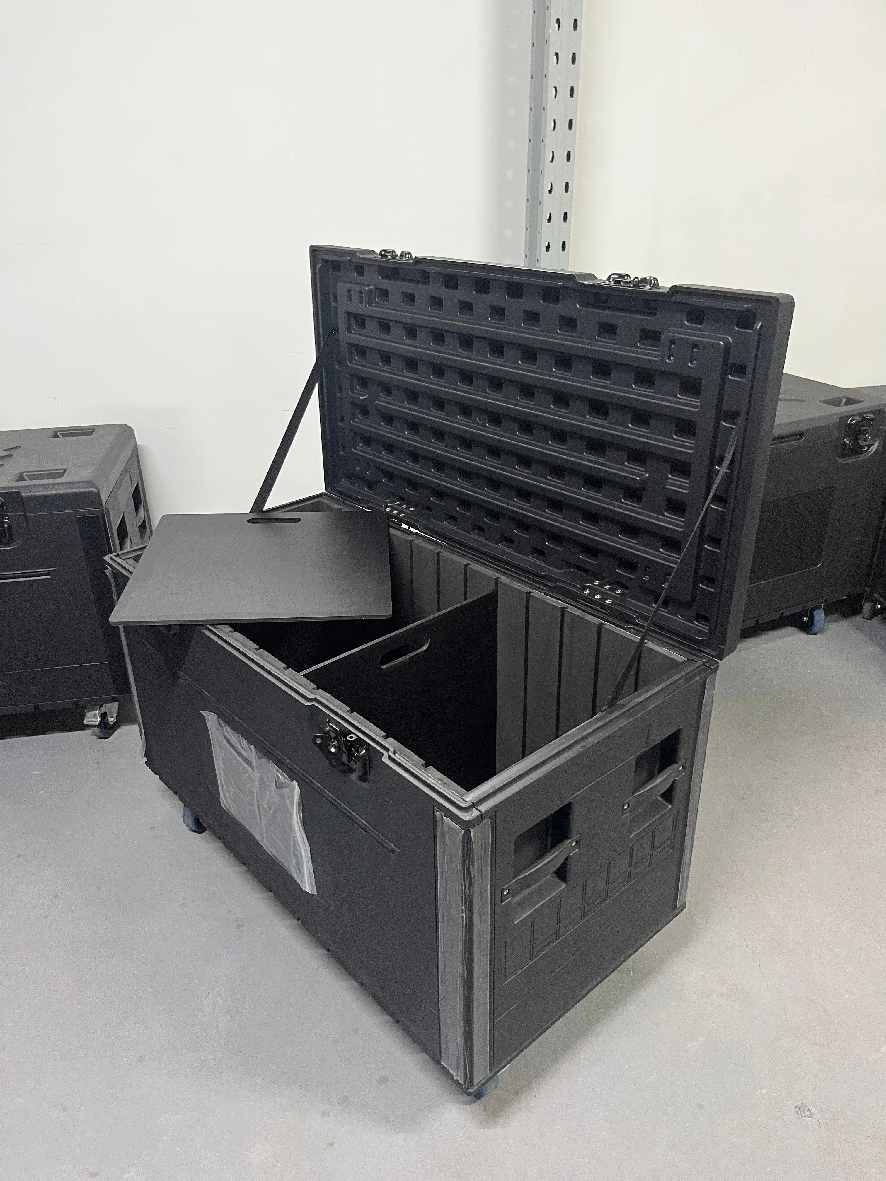 Heavy Duty PE Flight Storage Case Knock Down Structure Movable Dividers Save Sea Cost for Stage Cables Musical Instruments Tools