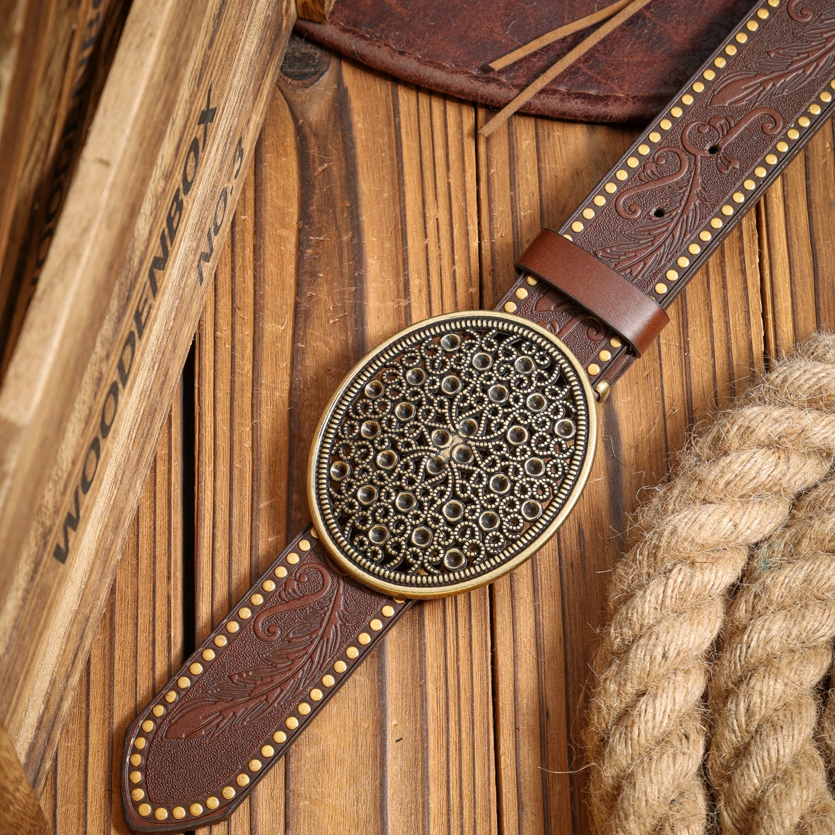 Ein PU-Gürtel für Damen und Herren, der den Stil von Western-Denim und Retro vereint, ist perfekt für alltägliche Freizeitausflüge. – Detail 3