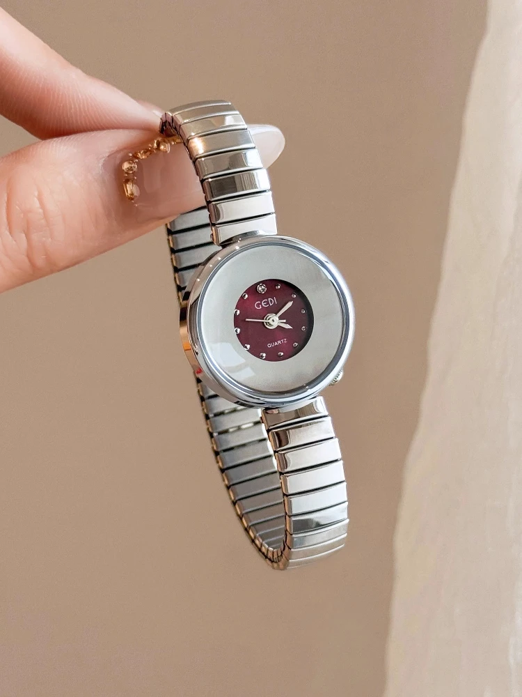 2025 new quartz women's watch light luxury round small dial Fashion exquisite design sense casual ladies watch