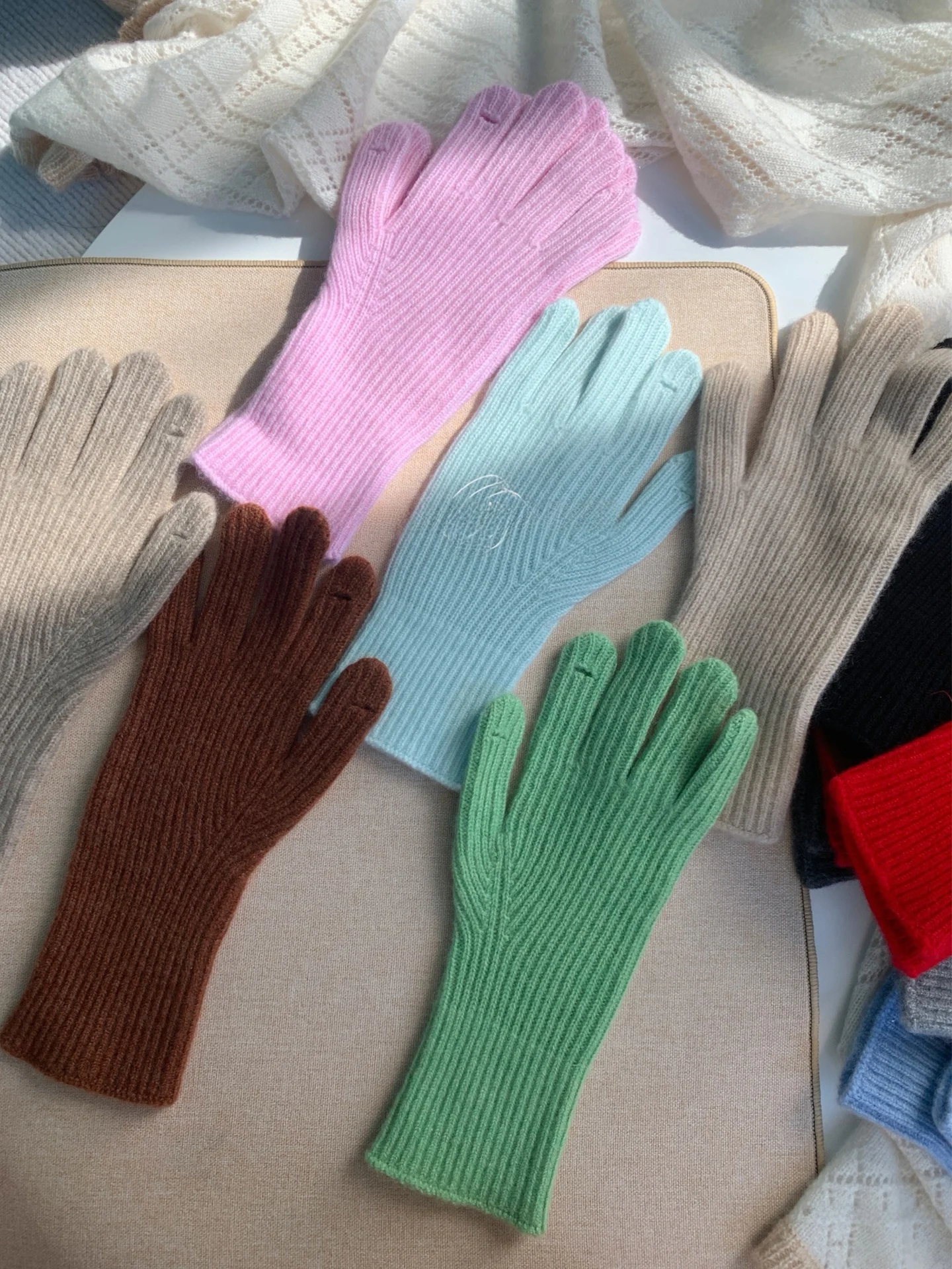 thickened-100-pure-cashmere-gloves-women's-full-finger-hole-touch-screen-office-writing-finger-extended-wrist-protection