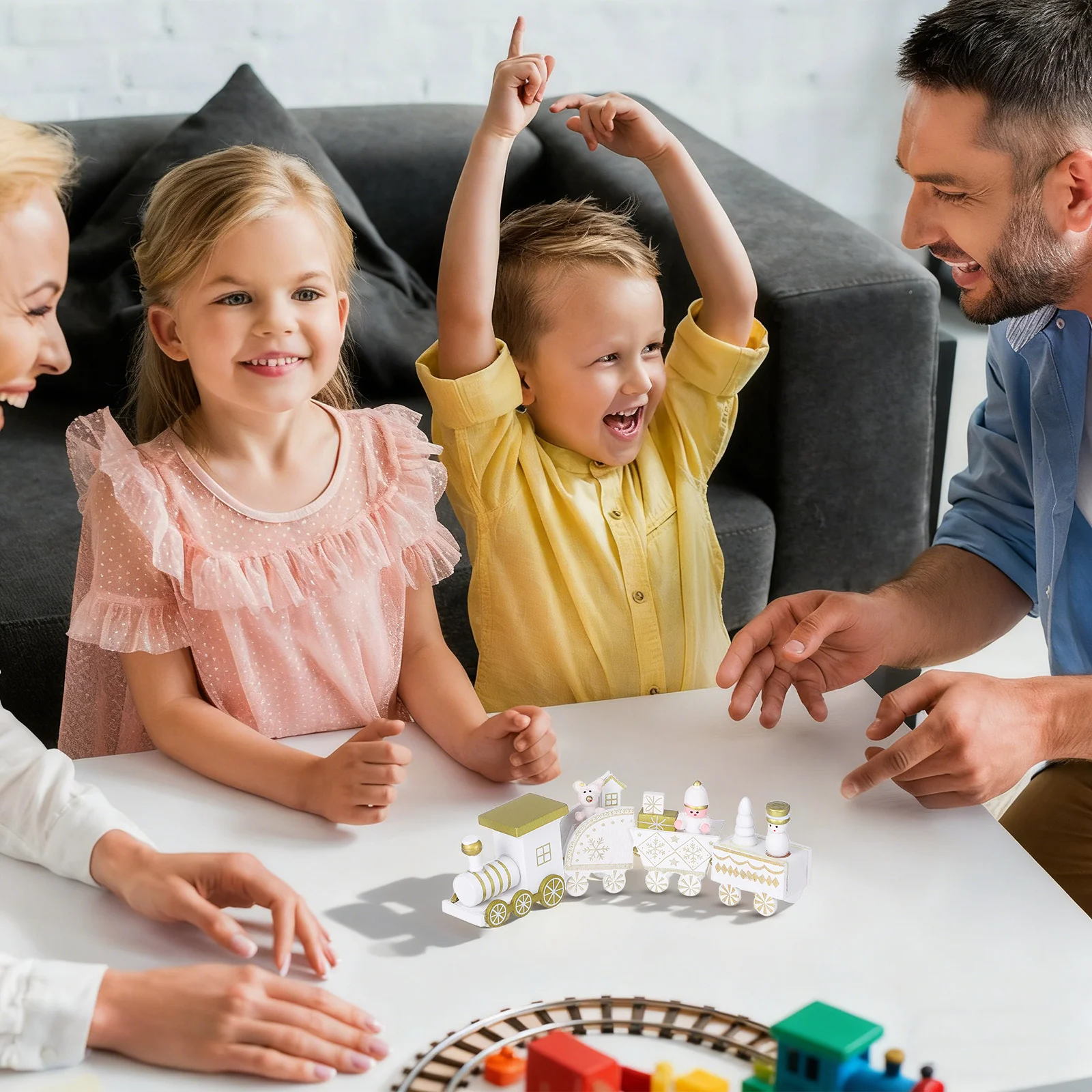 

4pcs Wooden Christmas Decoration For Table Gift Set Display Showcase Ornament Showcase Ornament Gift Set Train