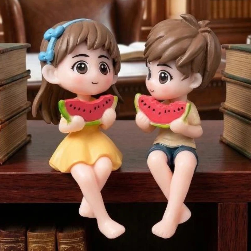 1Pair Watermelon Eating Couple Figurine Lovers Figures Couple Miniature Boy Girl Model Princess Fairy Garden Car Ornaments