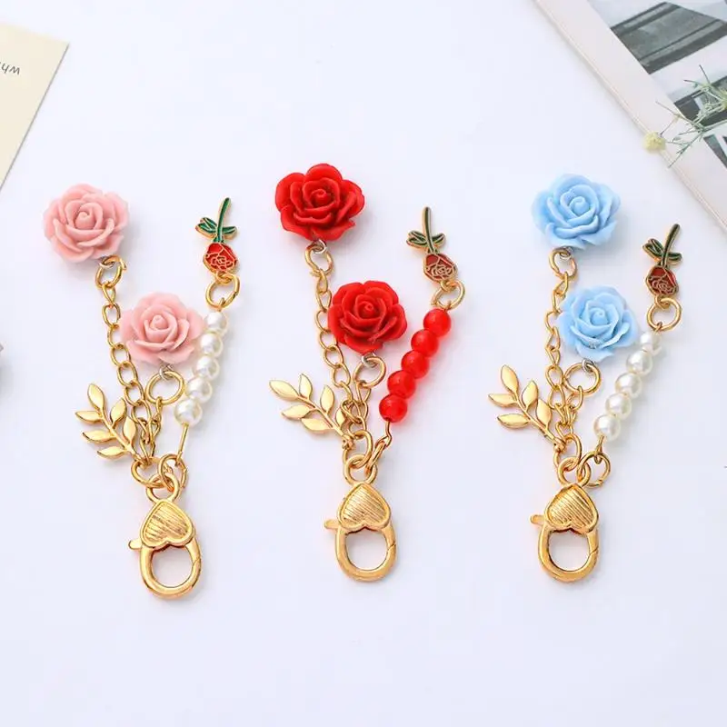1 Stück Kopfhörer-Etui Handtaschenzubehör Ins 3D Rosen-Harz-Kamelien-Anhänger Schlüsselanhänger Perlen-Legierung für Damen Autoschlüsselhalter – Detail 9