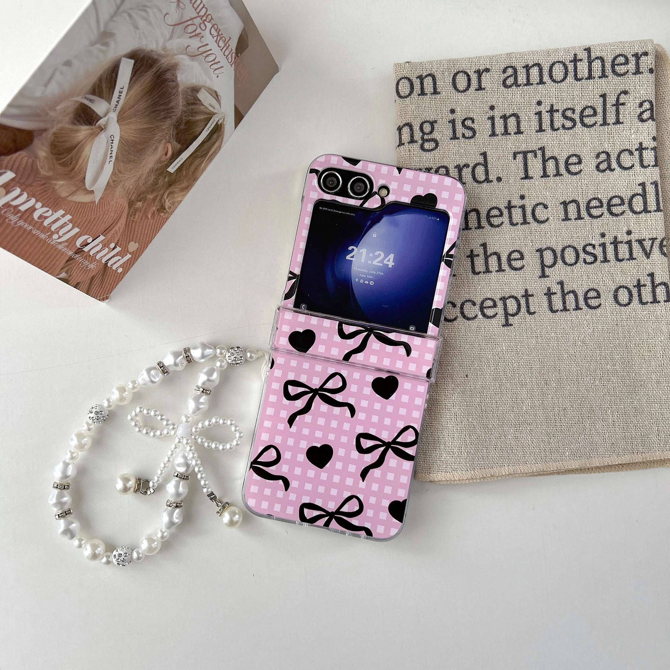 لطيف الوردي الأسود القوس ريشة بطاقات سوار قضية الهاتف لسامسونج غالاكسي Z فليب 3 4 5 6 7 غطاء لسامسونج Z Flip3 Flip4 #2