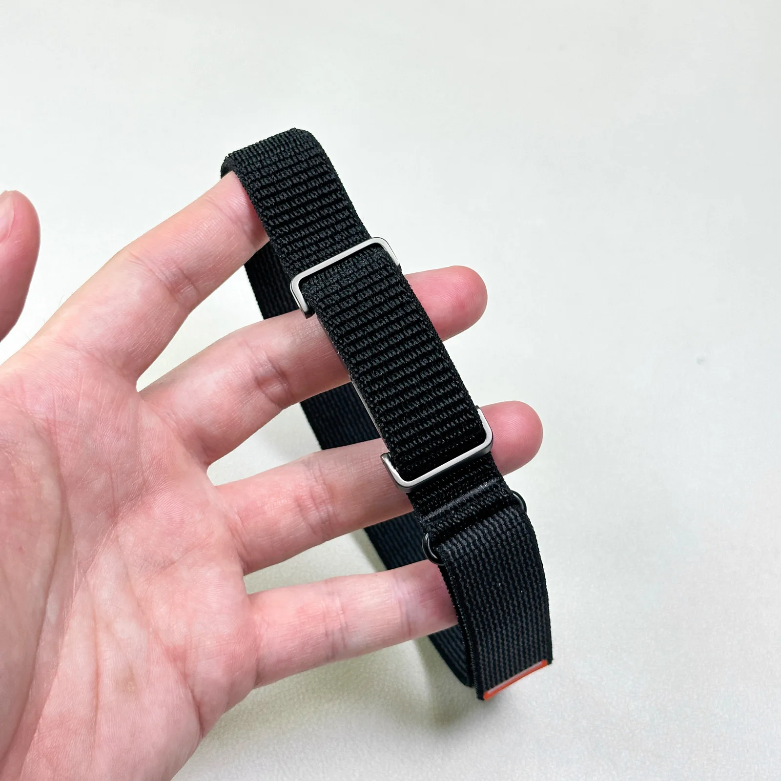 Pasek na ramię Google Fitbit Air Bicep, szybkozłączka, regulowana nylonowa pętla z metalową osłoną ochronną, akcesorium do monitora aktywności fizycznej — zdjęcie produktu 6