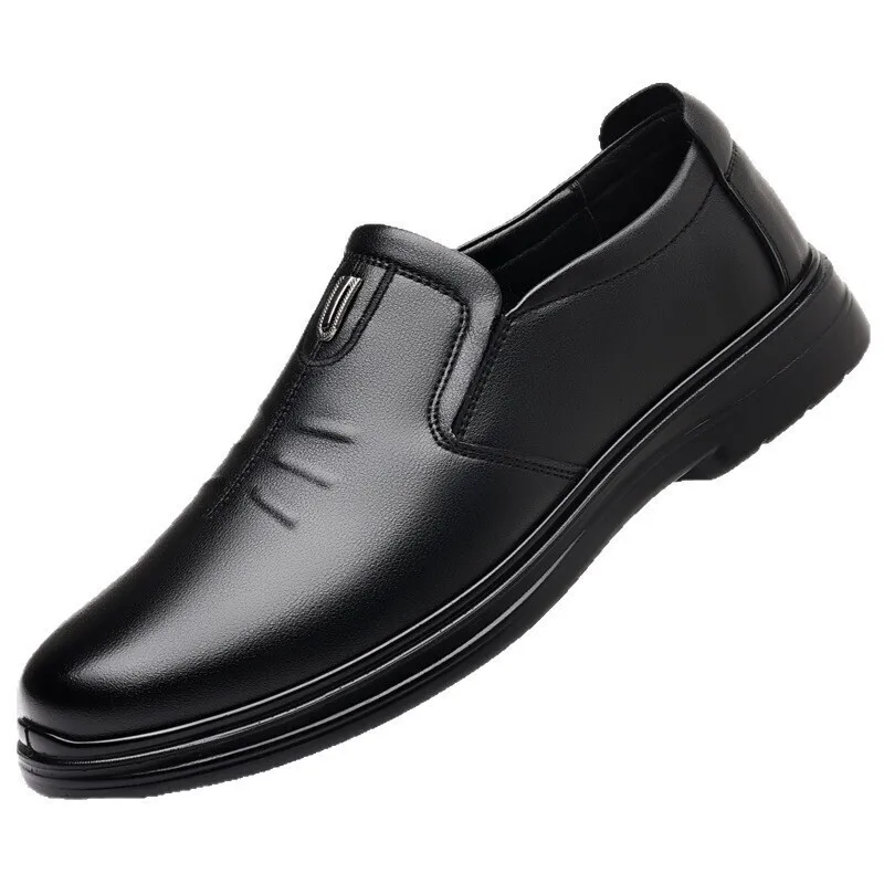 

Новые дизайнерские лоферы для мужчин на весну-осень, однотонные, модные, деловые, повседневные туфли, мужская обувь с мягкой подошвой, британские кожаные туфли для мужчин