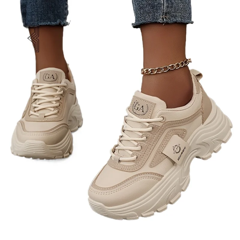 

Новые спортивные кожаные кроссовки на толстой подошве, увеличивающие рост, модные женские туфли для студентов, корейская версия кроссовок в стиле Dad Shoes