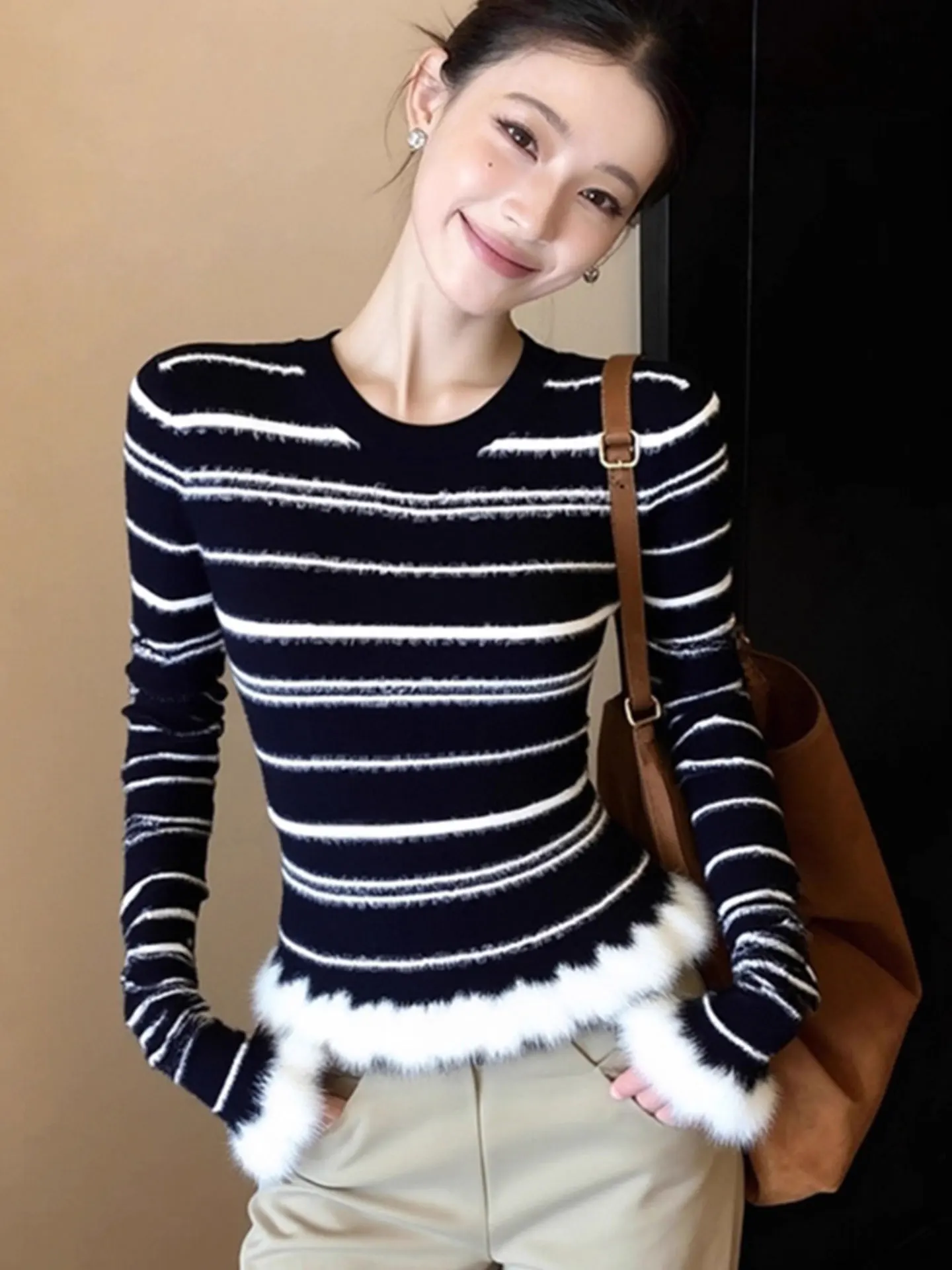 

High-End European Brand Color Blo Striped Long Sve Knitted Sweater Winter 2025 Fce Base irt Top Women's Faion