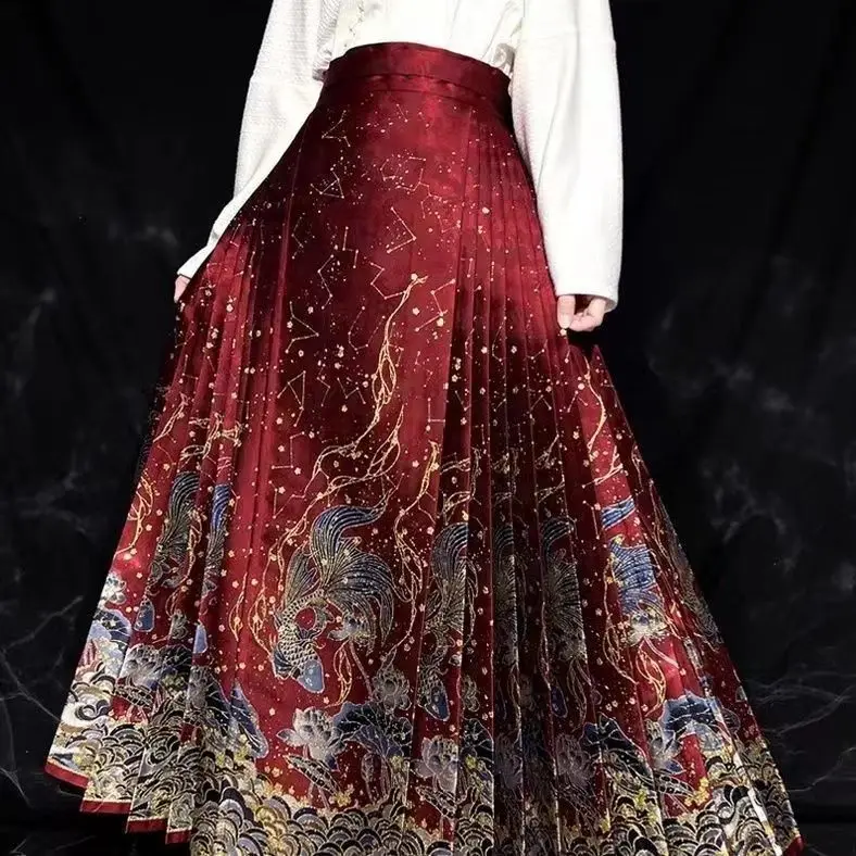 ‌ تنورة وجه حصان هانفو على الطراز الصيني الجديد - تنورة ما ميان من سلالة مينغ مع زي تقليدي مطرز بالذهب للنساء