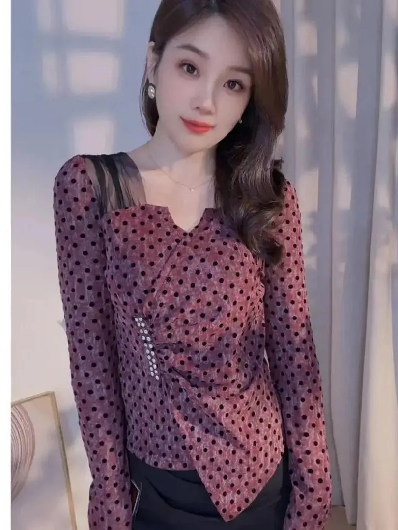 

Корейская роскошная женская футболка с длинным рукавом, весна-осень, новая модель, приталенный крой, асимметричная, с объемной вышивкой и вставками