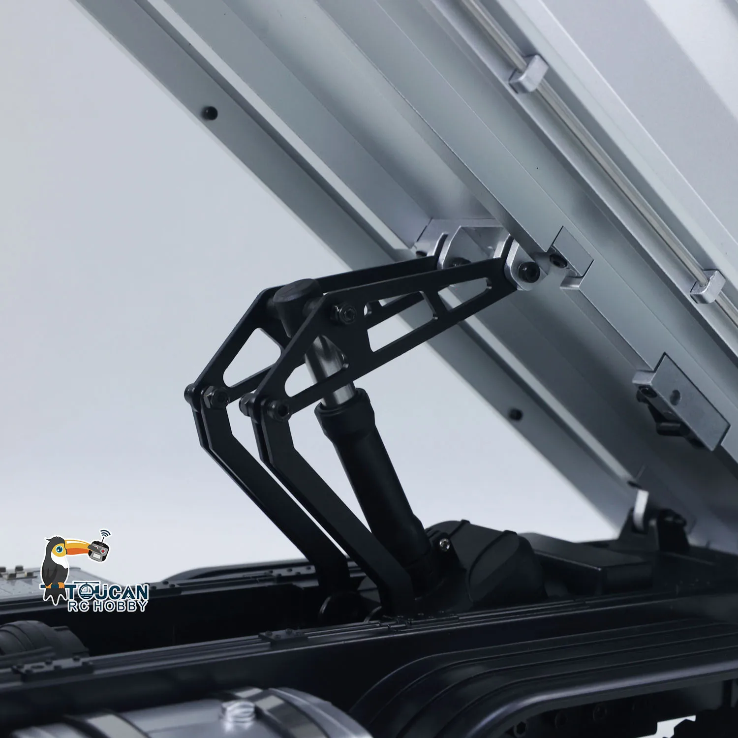 

RTR HUINA 1598 RC Самосвал 1/14 Самосвал с дистанционным управлением 6 × 6 Инженерный транспортный автомобиль Подъемная штанга Самосвал Автомобильный свет Звуковые игрушки