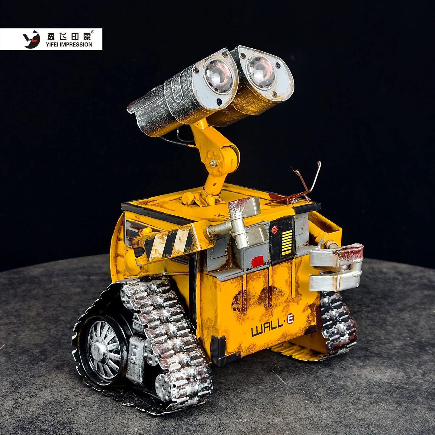 Retro Industrial Style Robot Money Box Handcrafted Metal Iron Art Figure For Kids Room Shelf Display And Birthday Gift