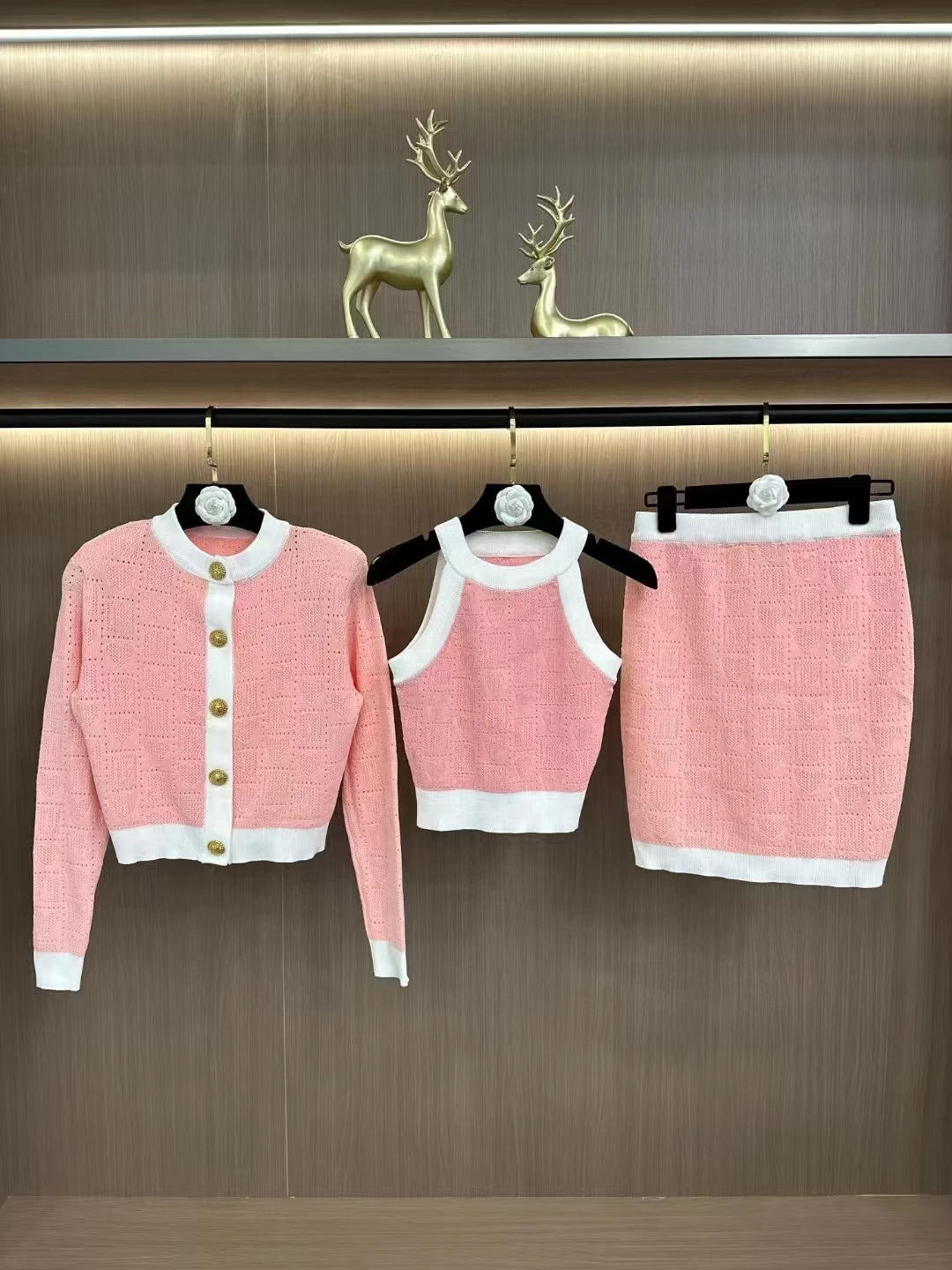 

High Quality Fashion Women Autumn Vintage Metal Buckle Jacquard Knit Cardigan Sweater + Skirt Two-Piece Suit Set