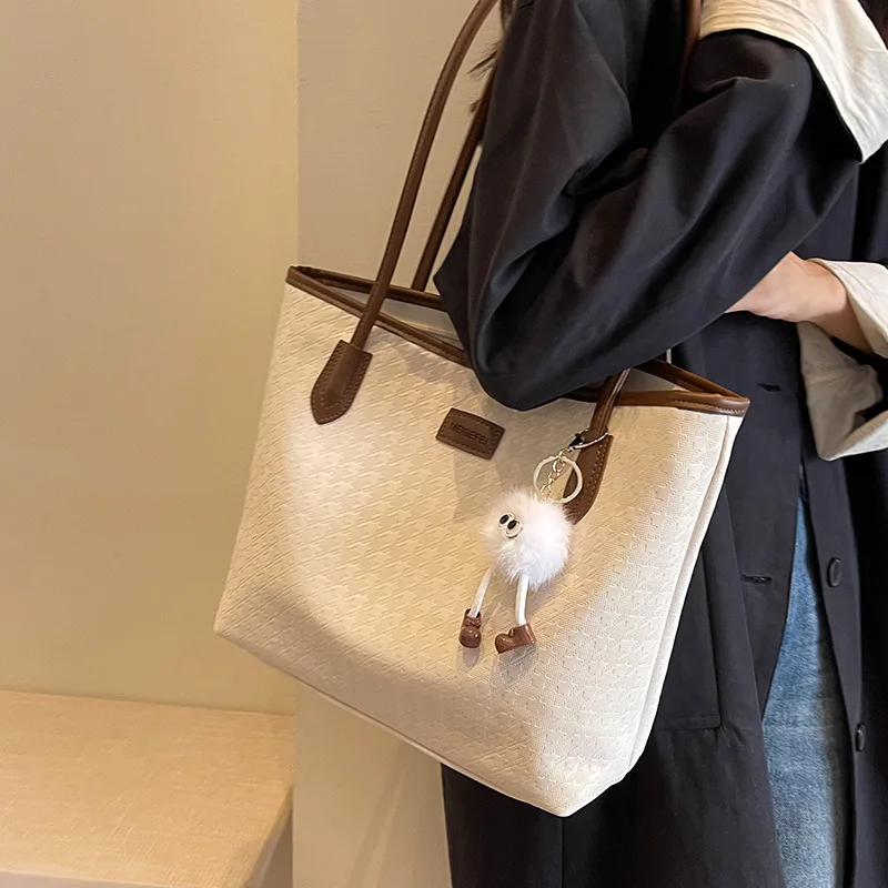 Large Capacity Bag Women's Autumn Versatile 2025 New Casual Shoulder Bag College Student Class Bag Commuting Tote Bag